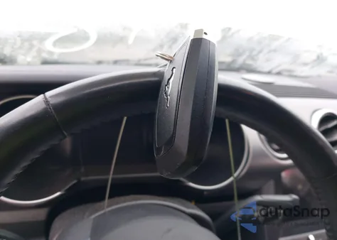 2019 Ford Mustang Ecoboost Premium z USA, uszkodzony, nr VIN 1FA6P8THXK5123113